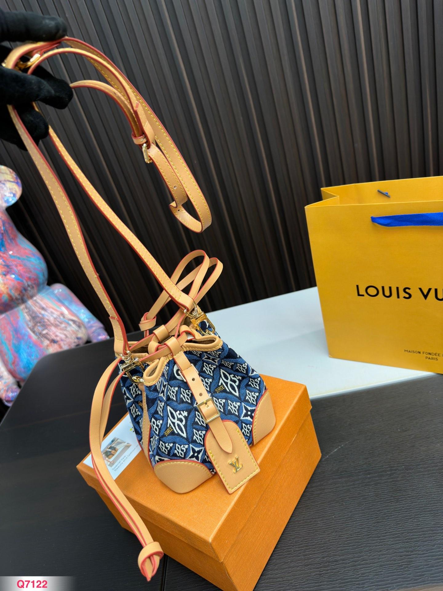 Replica Louis Vuitton Bag 13*14CM