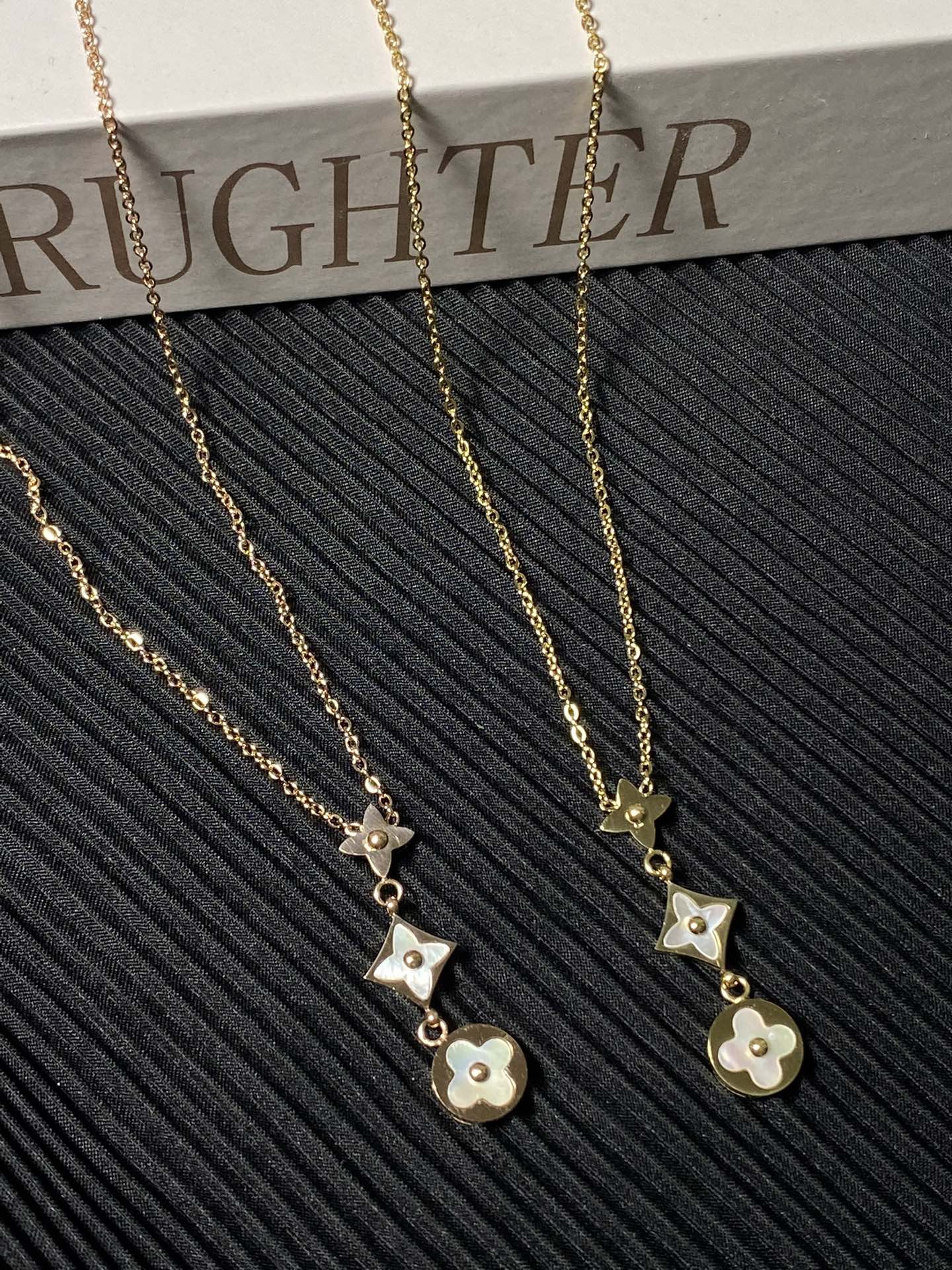 Replica LOUIS VUITTON Necklace