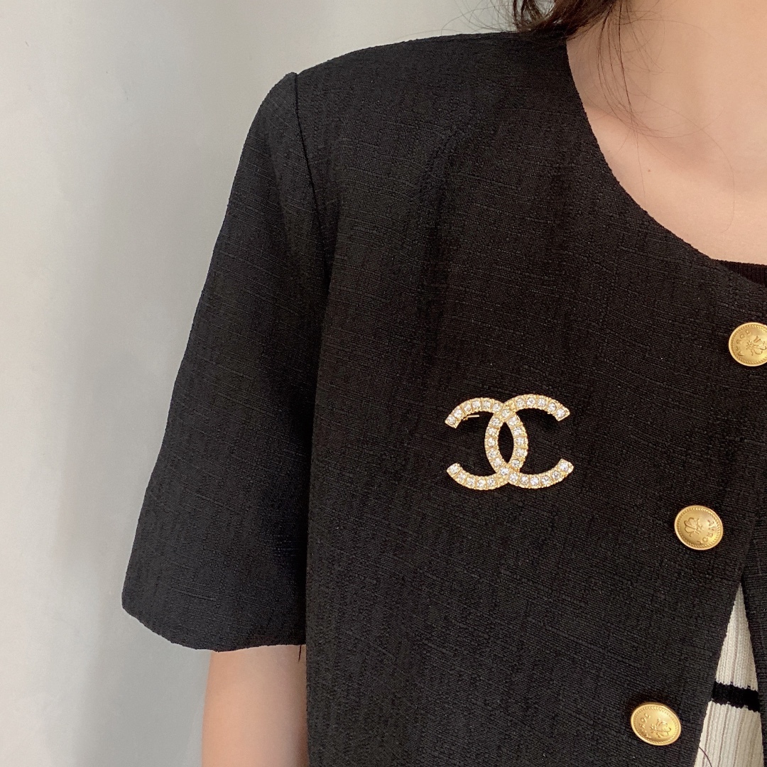 Replica CHANEL Brooch