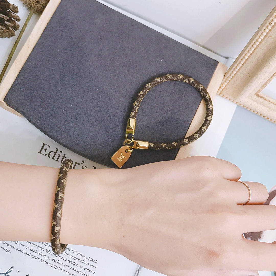 Replica LOUIS VUITTON Bangle