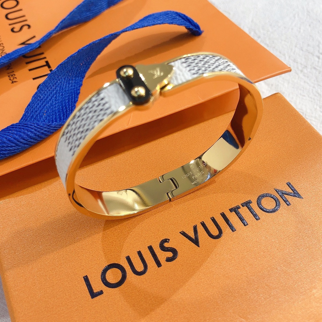 Replica LOUIS VUITTON Bangle