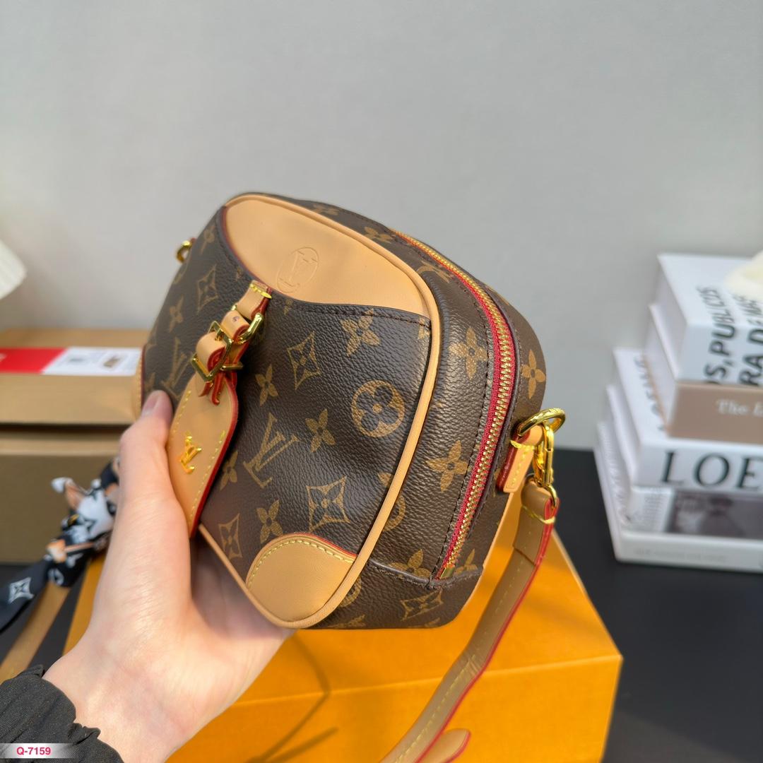 Replica Louis Vuitton Bag 19*14CM