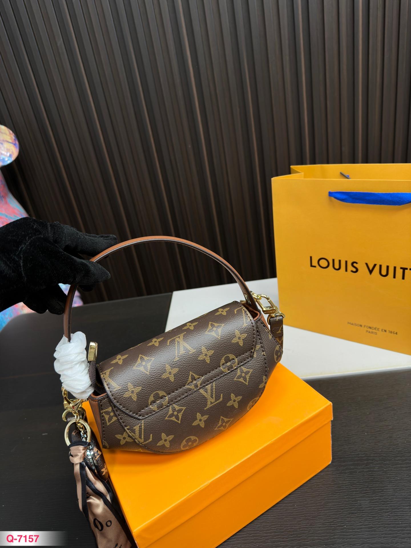 Replica Louis Vuitton Bag 11*21CM