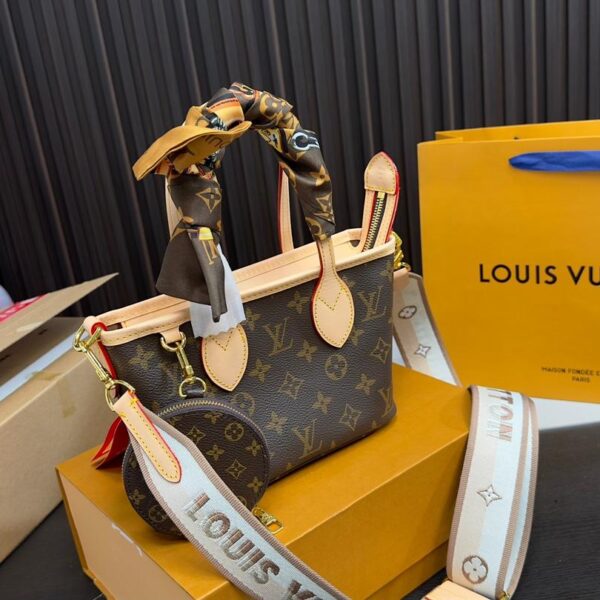 Replica Louis Vuitton Bag 19*13CM