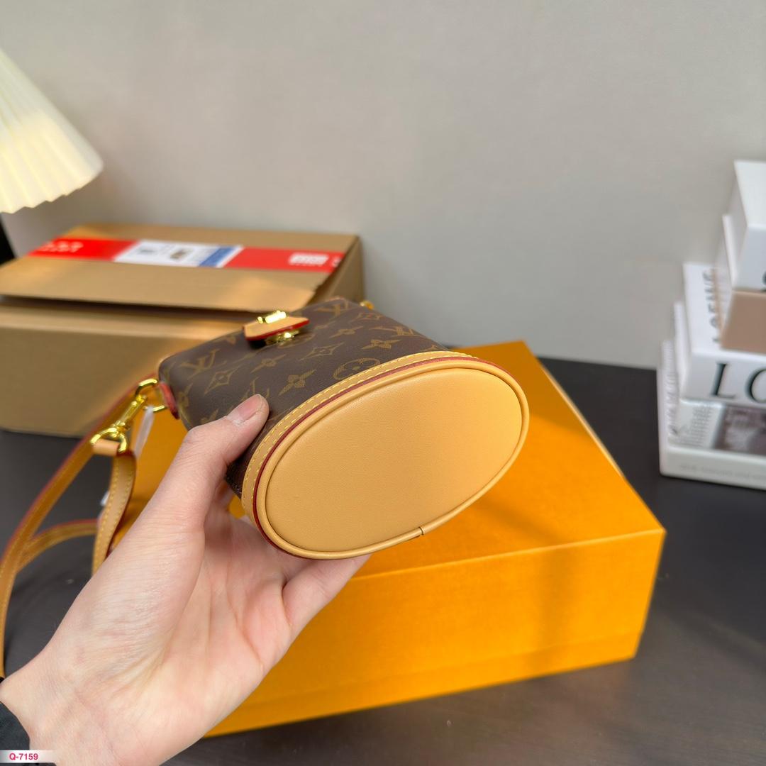 Replica Louis Vuitton Bag 11*18CM