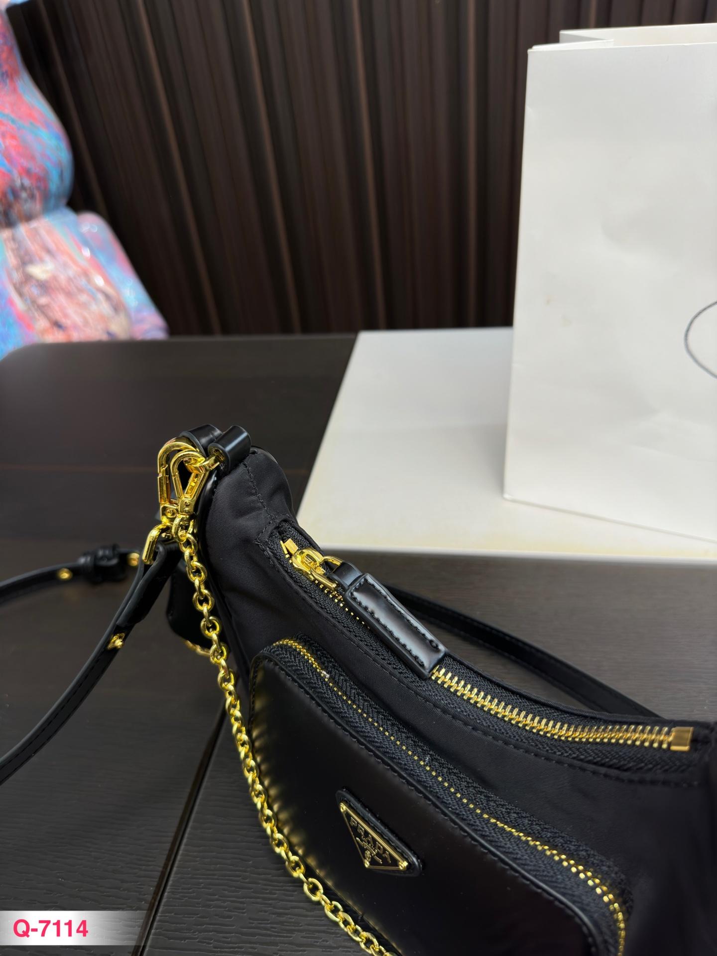 Replica Prada Bag 22*13CM