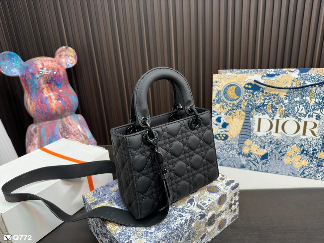 Replica Dior Bag  17*20CM/17*14CM