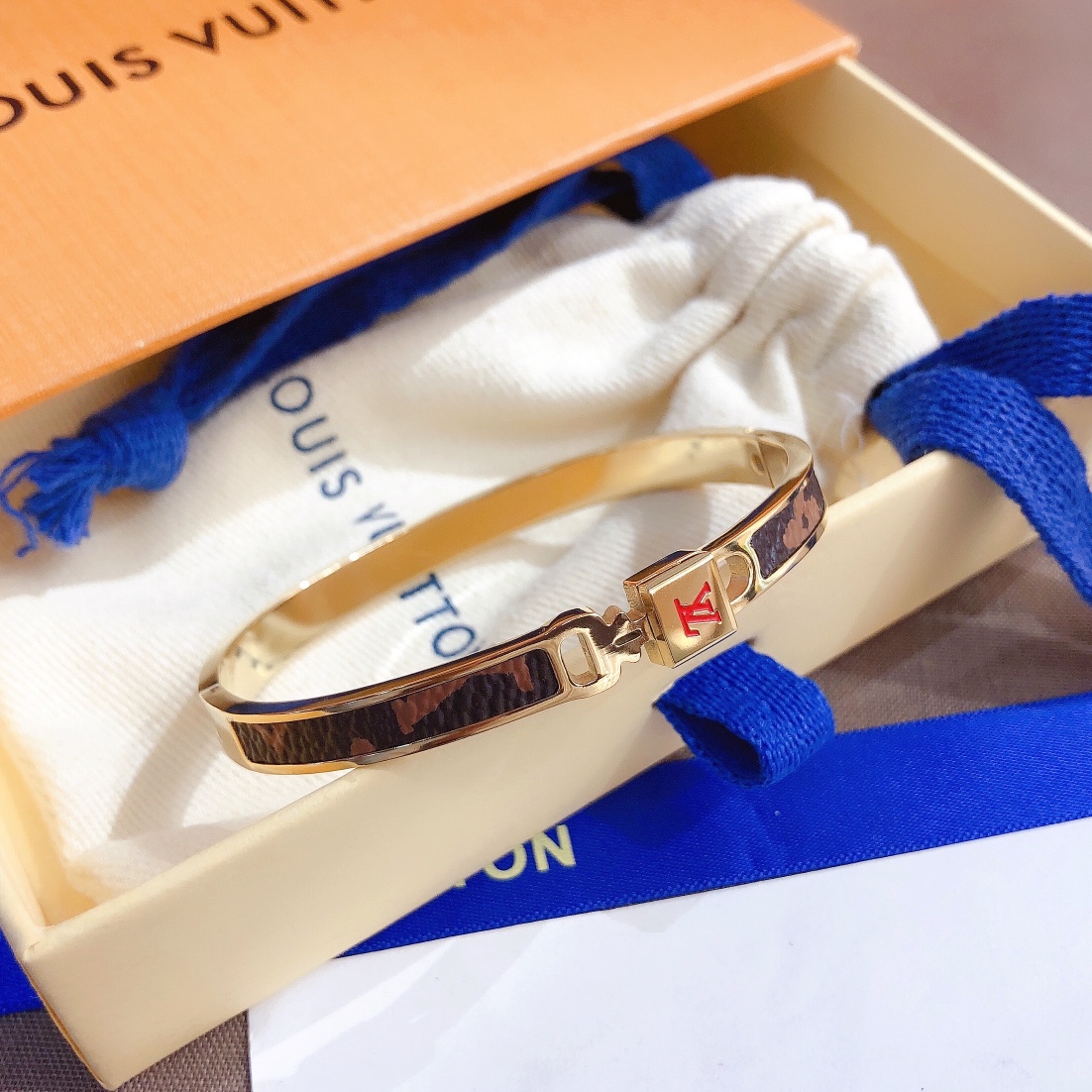 Replica LOUIS VUITTON Bangle