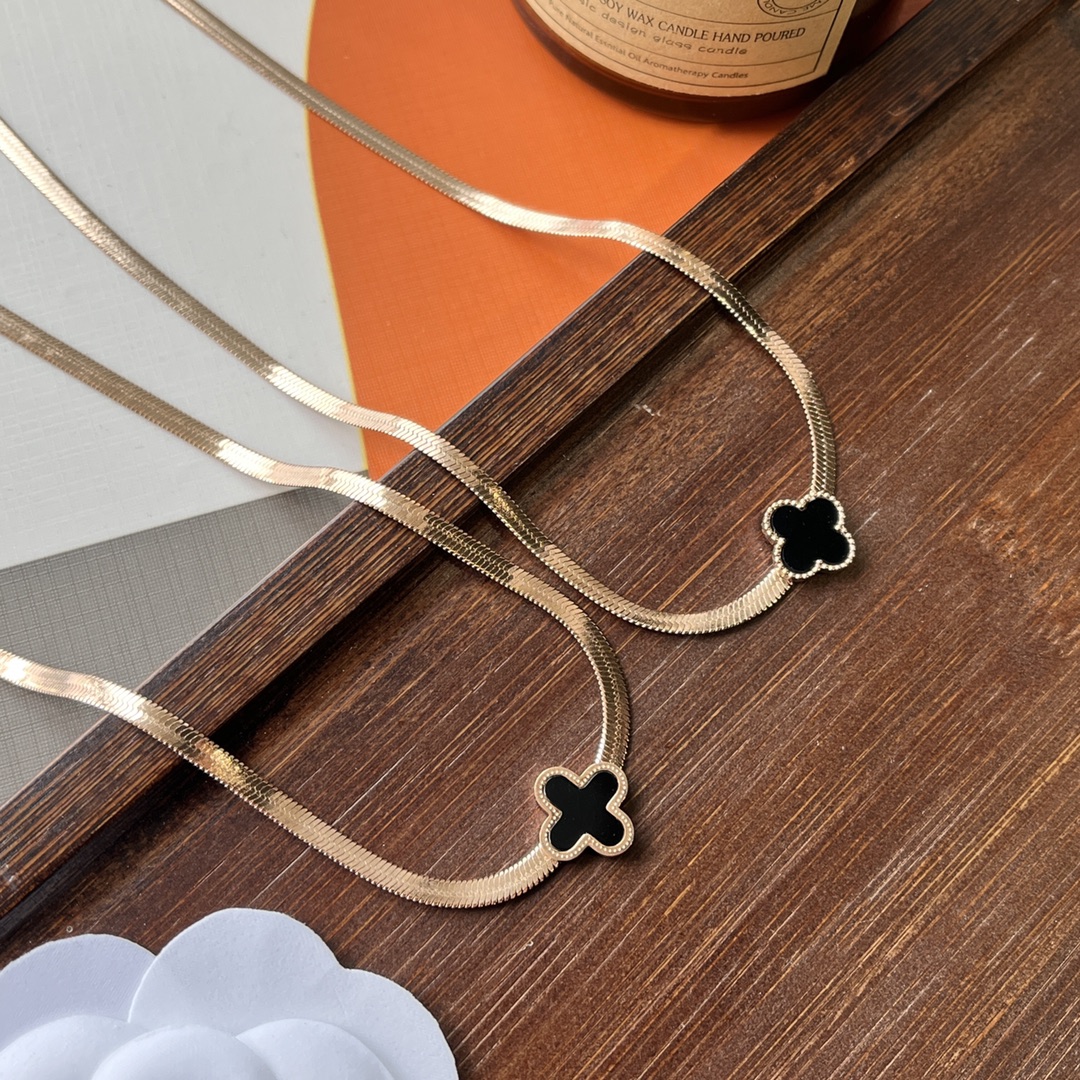 Replica VanCleef Arpels Necklace