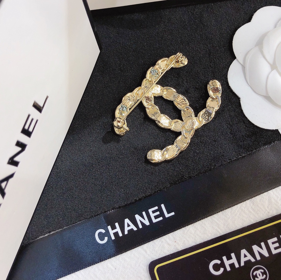 Replica CHANEL Brooch