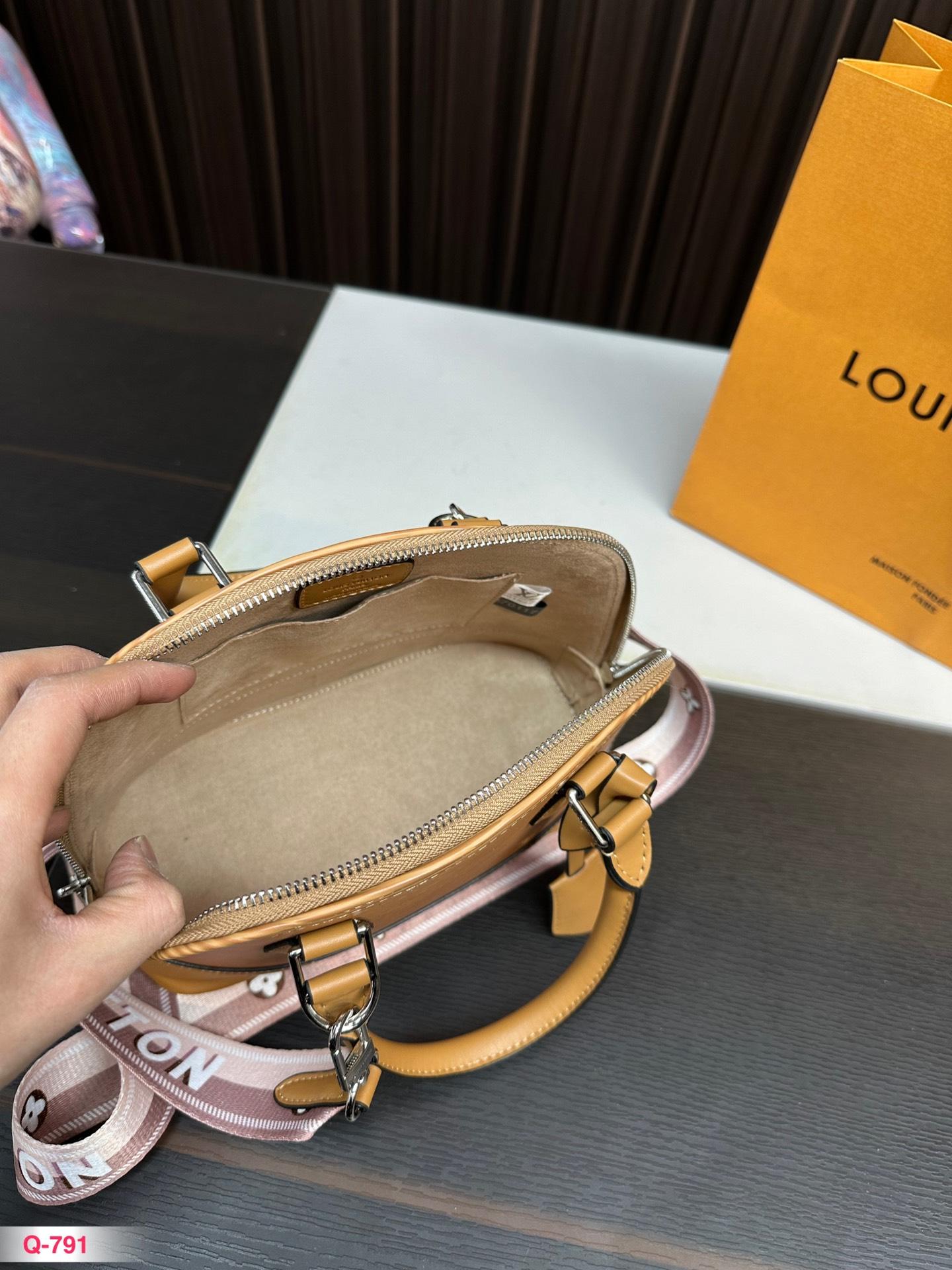 Replica Louis Vuitton Bag 24*18CM