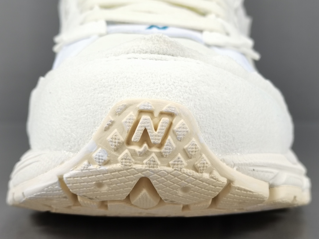 Replica New Balance Shoe New Balance 2002R Reflned FutureML2002RDC