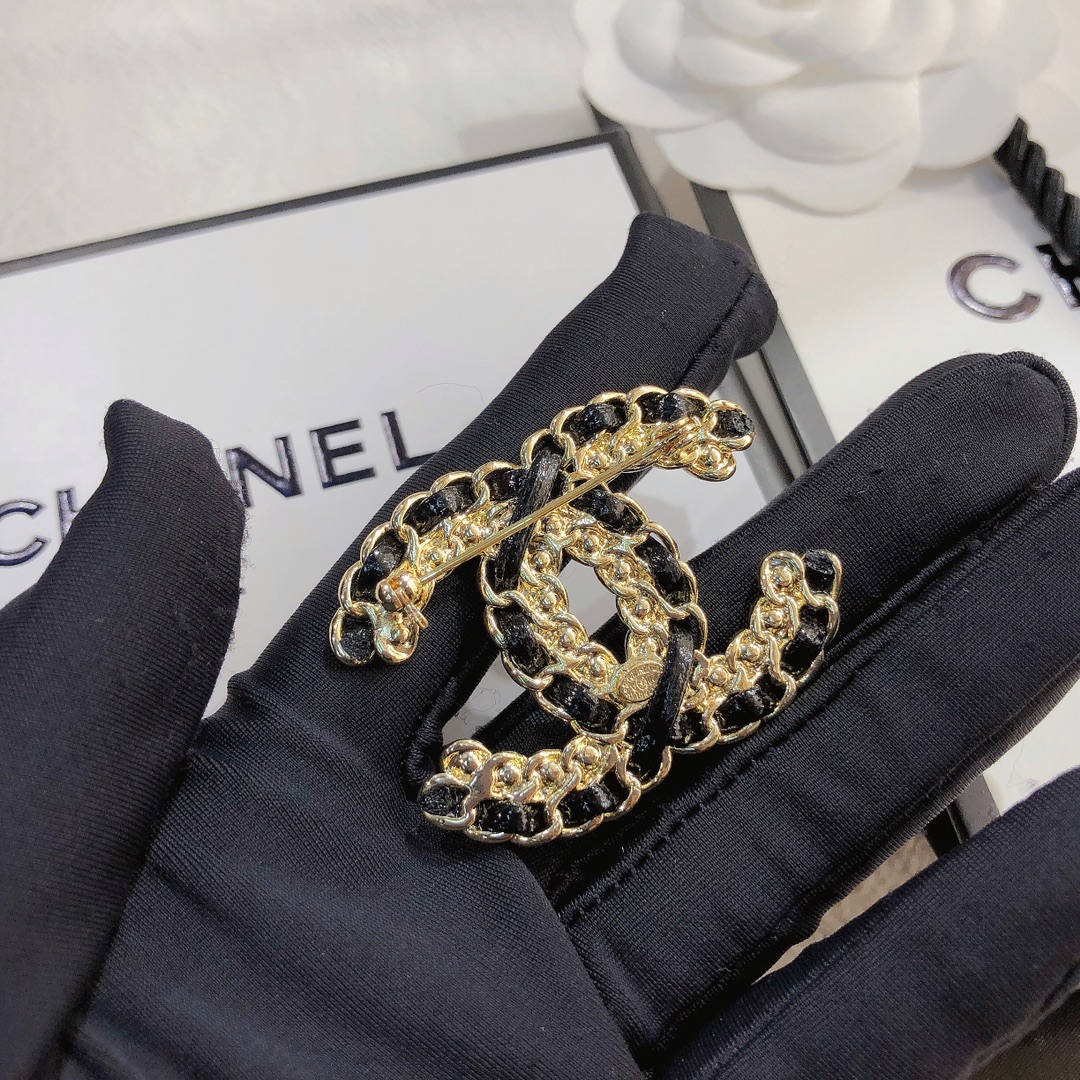 Replica CHANEL Brooch