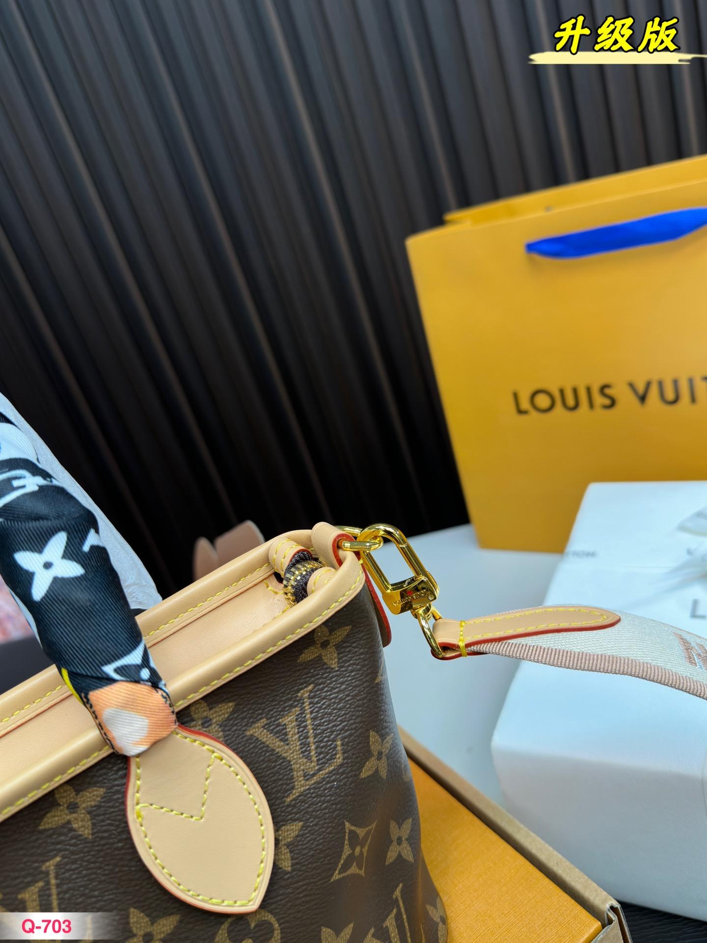 Replica Louis Vuitton Bag 19*13CM