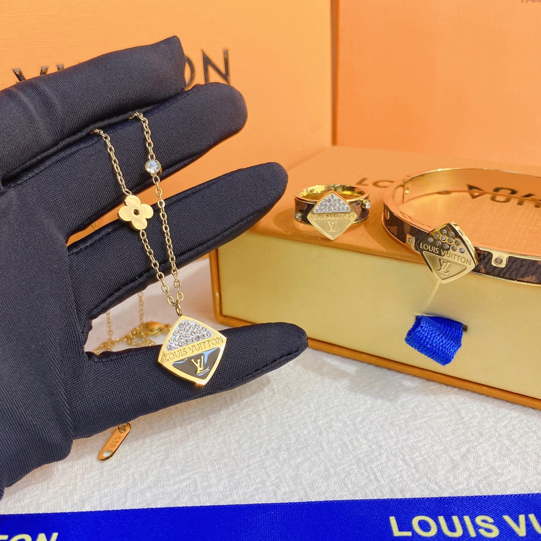 Replica LOUIS VUITTON Ring