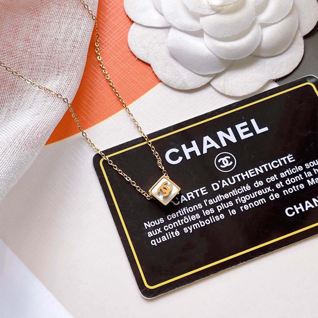 Replica CHANEL Necklace