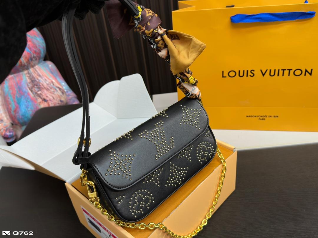 Replica Louis Vuitton Bag 11.5*22CM