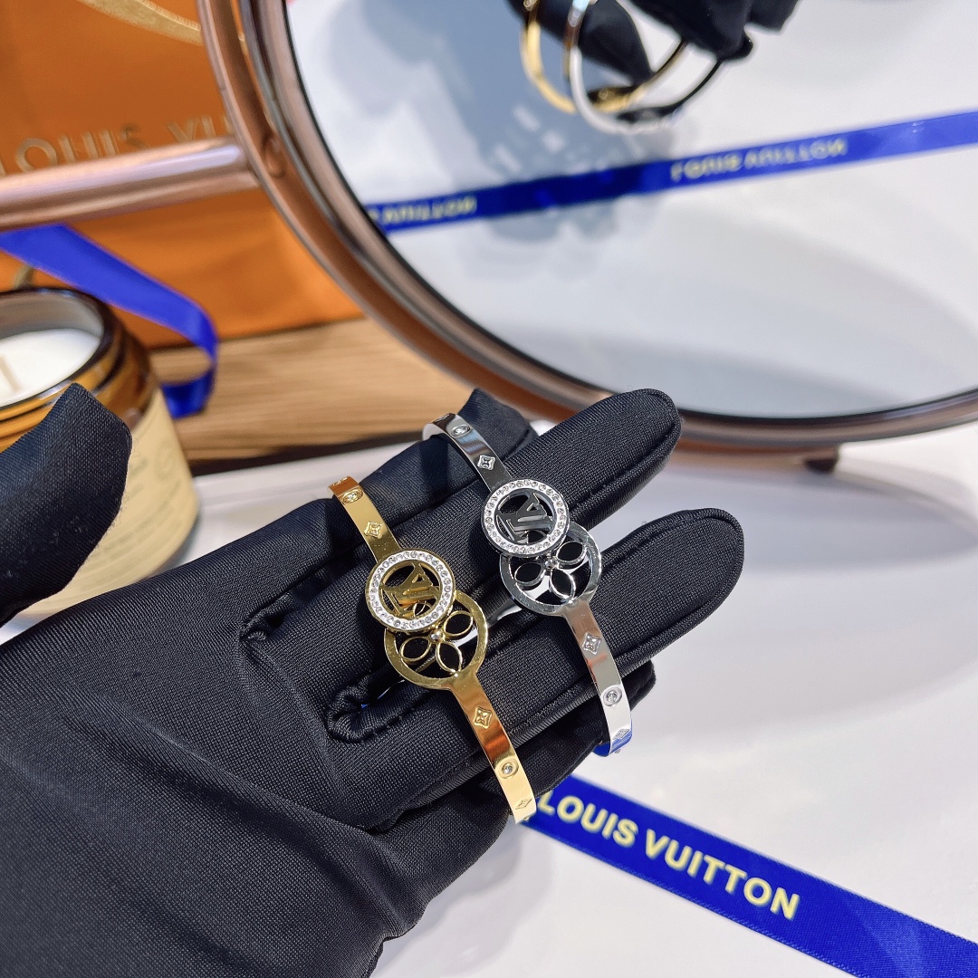 Replica LOUIS VUITTON Bangle