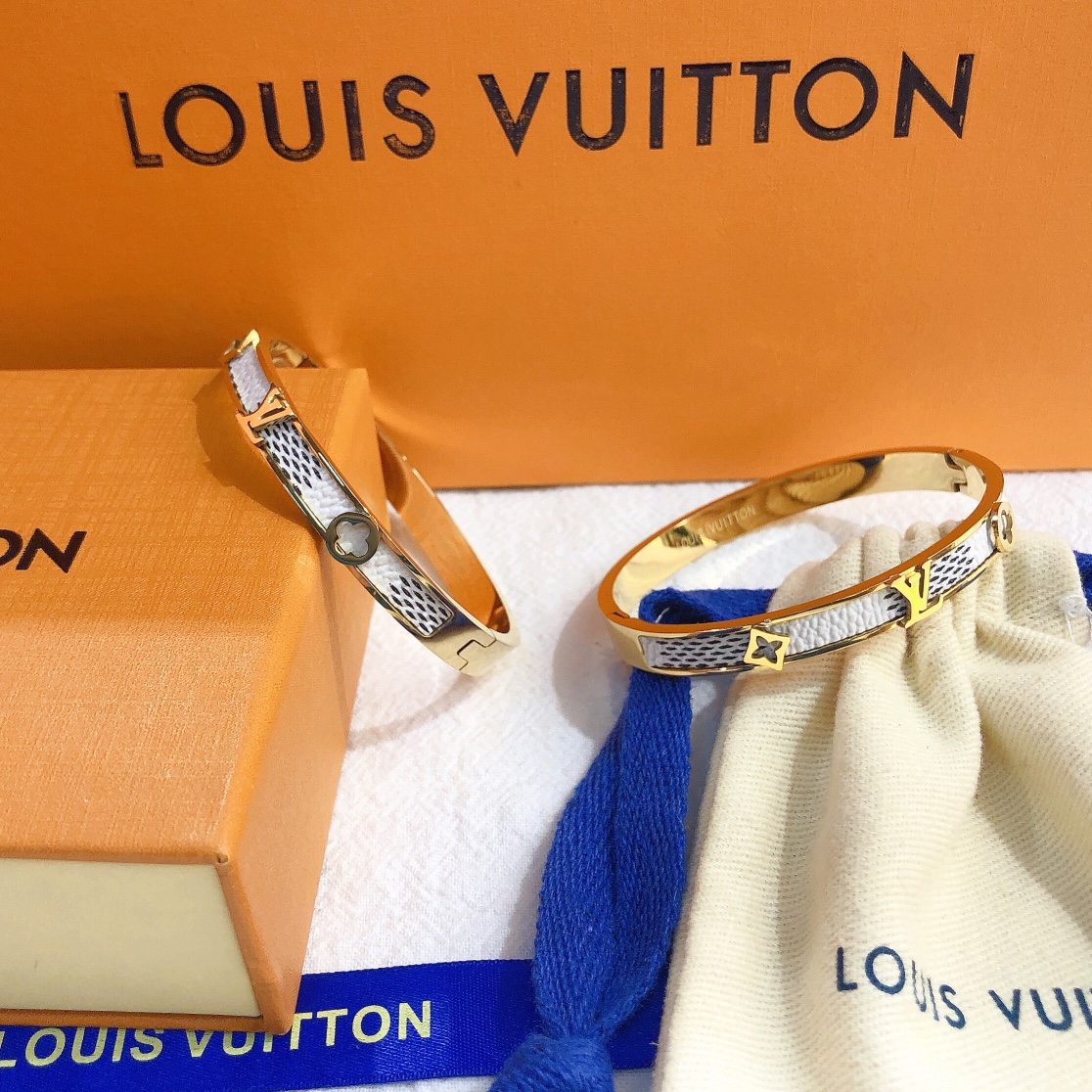 Replica LOUIS VUITTON Bangle