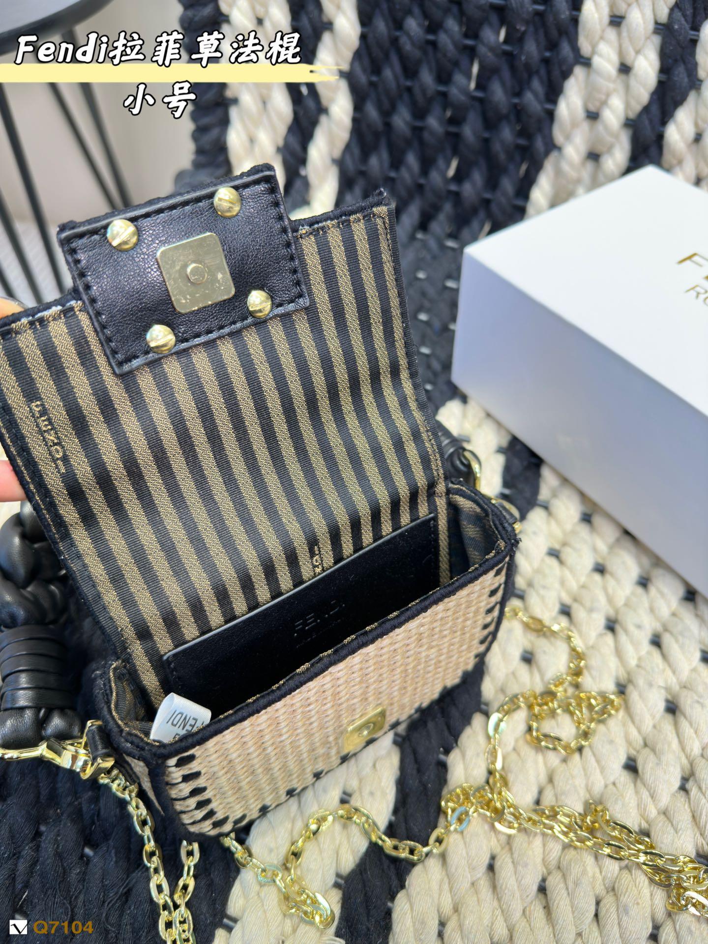 Replica Fendi Bag  14*10CM