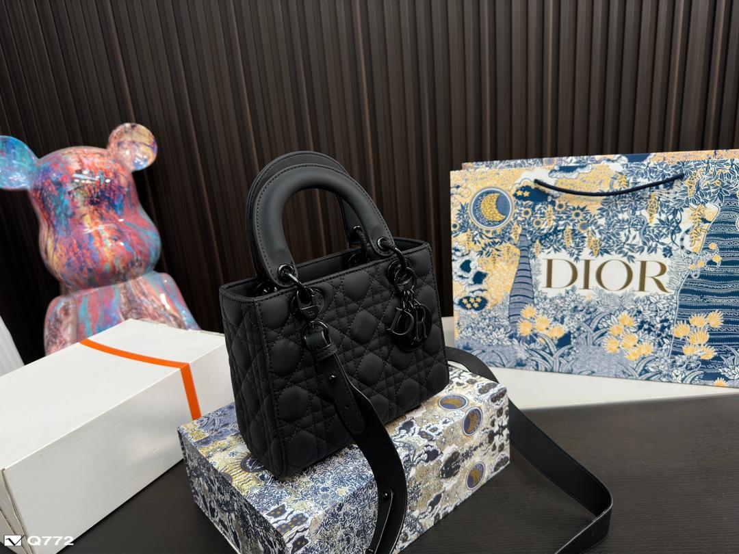 Replica Dior Bag  17*20CM/17*14CM