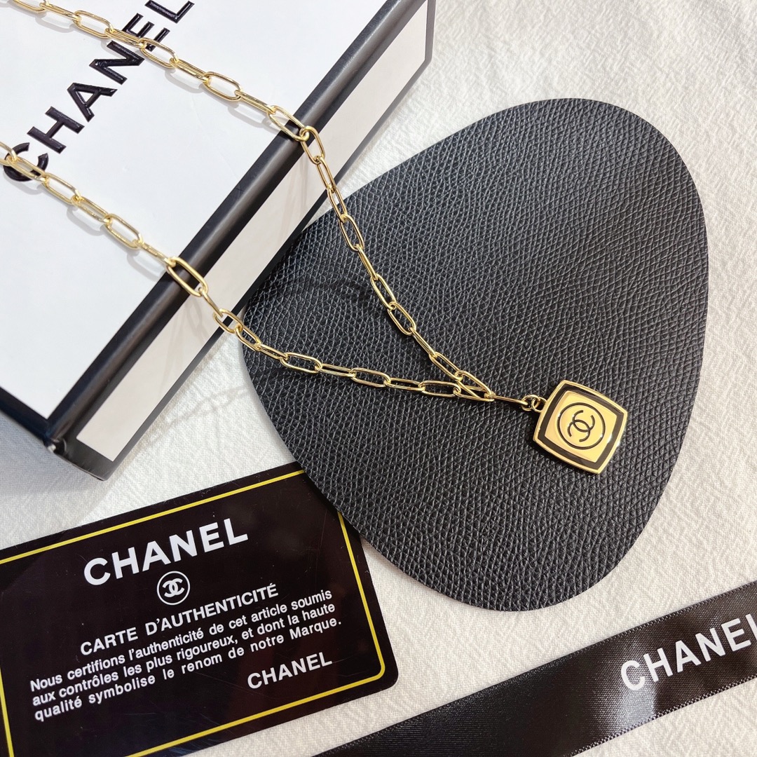 Replica CHANEL Necklace