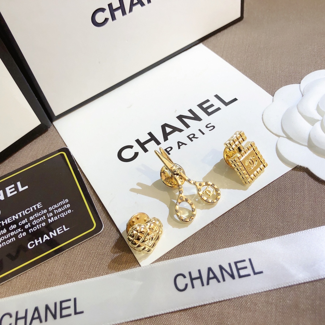 Replica CHANEL Brooch