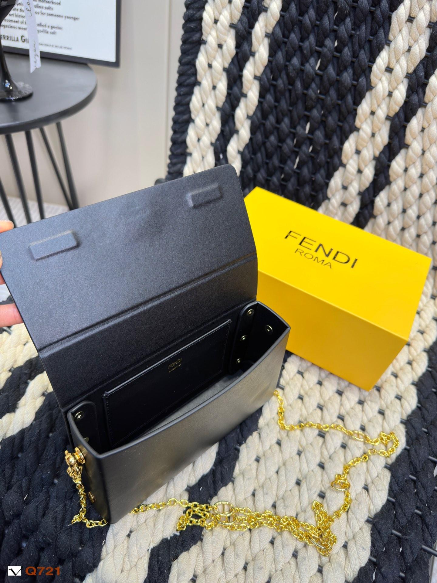 Replica Fendi Bag 20*10CM