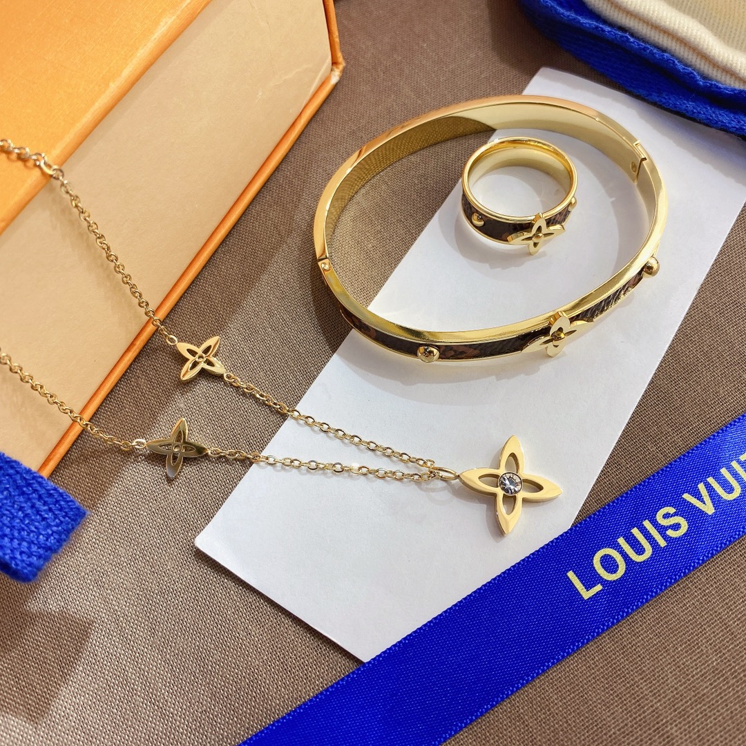 Replica LOUIS VUITTON Necklace