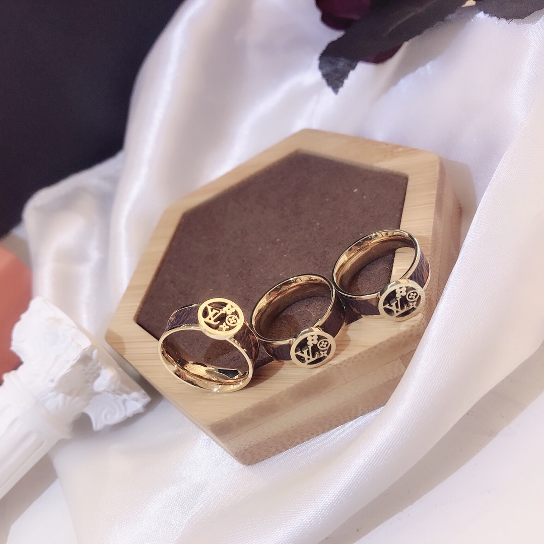 Replica LOUIS VUITTON Ring