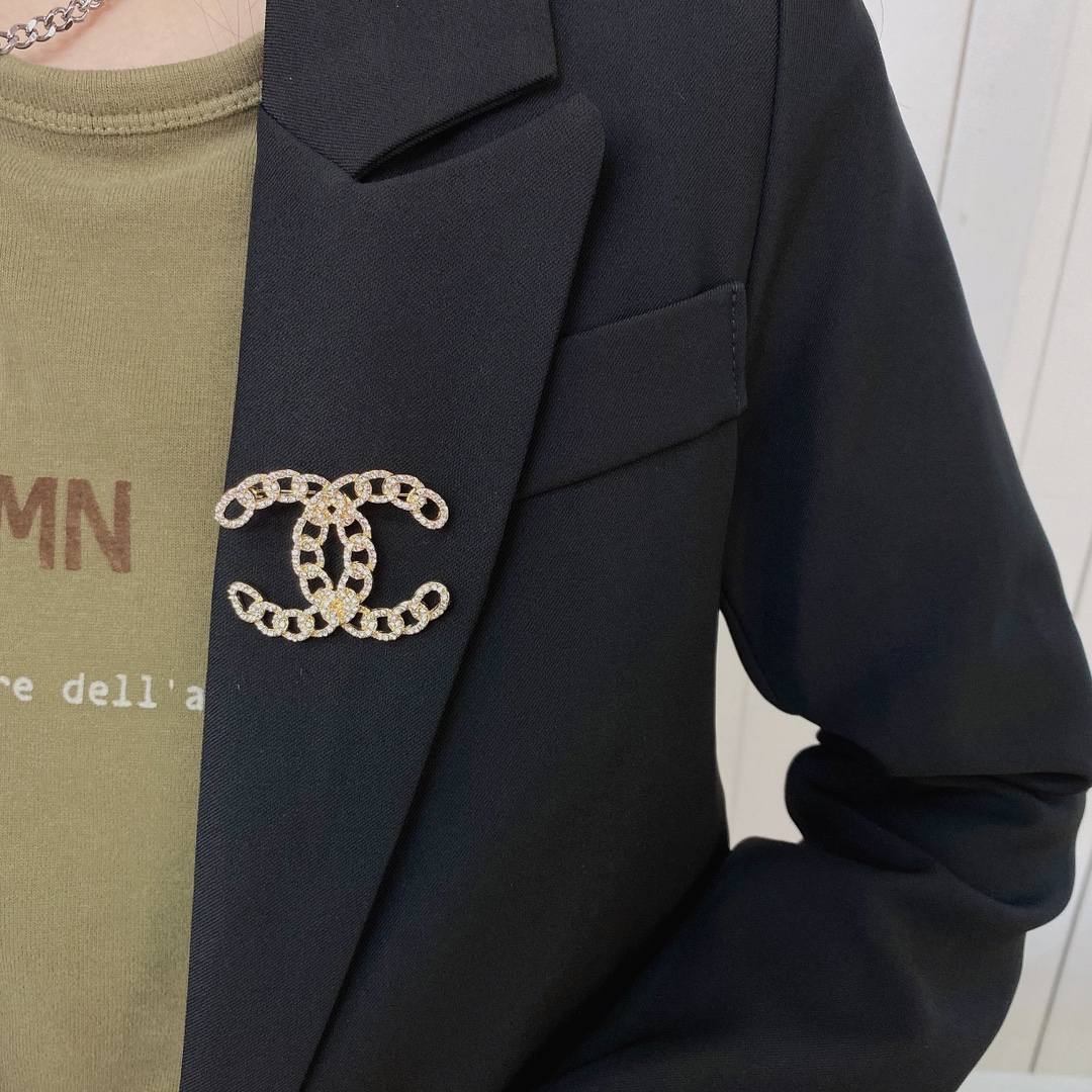 Replica CHANEL Brooch