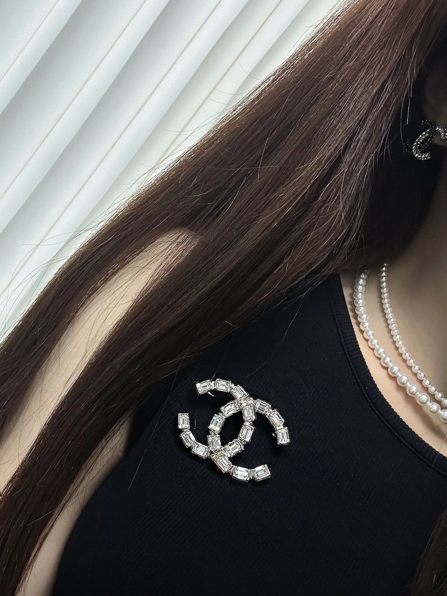 Replica CHANEL Brooch