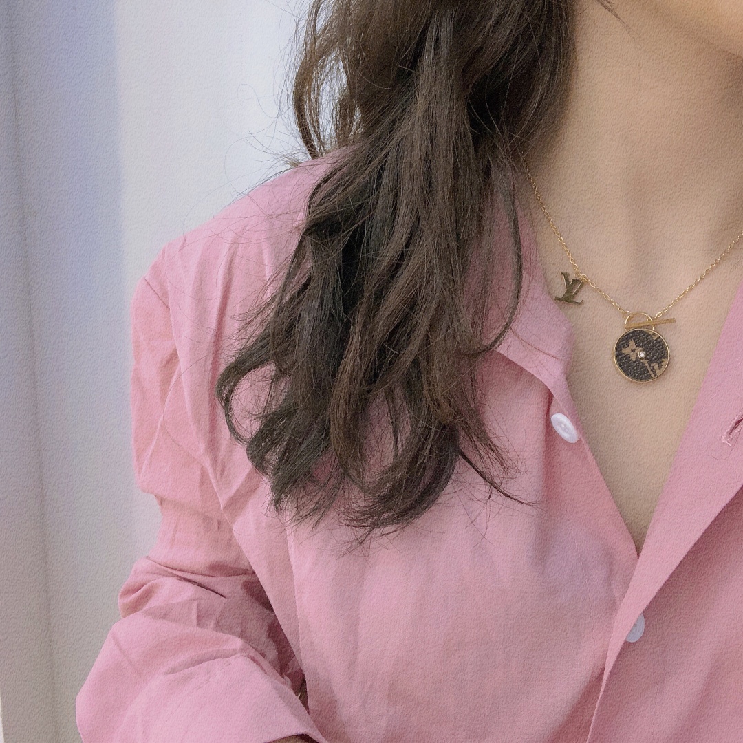 Replica LOUIS VUITTON Necklace