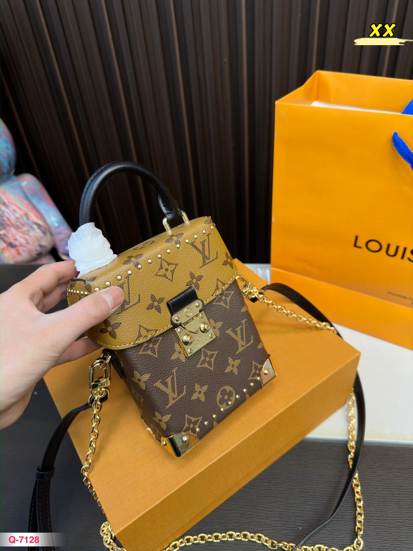 Replica Louis Vuitton Bag 17*12CM