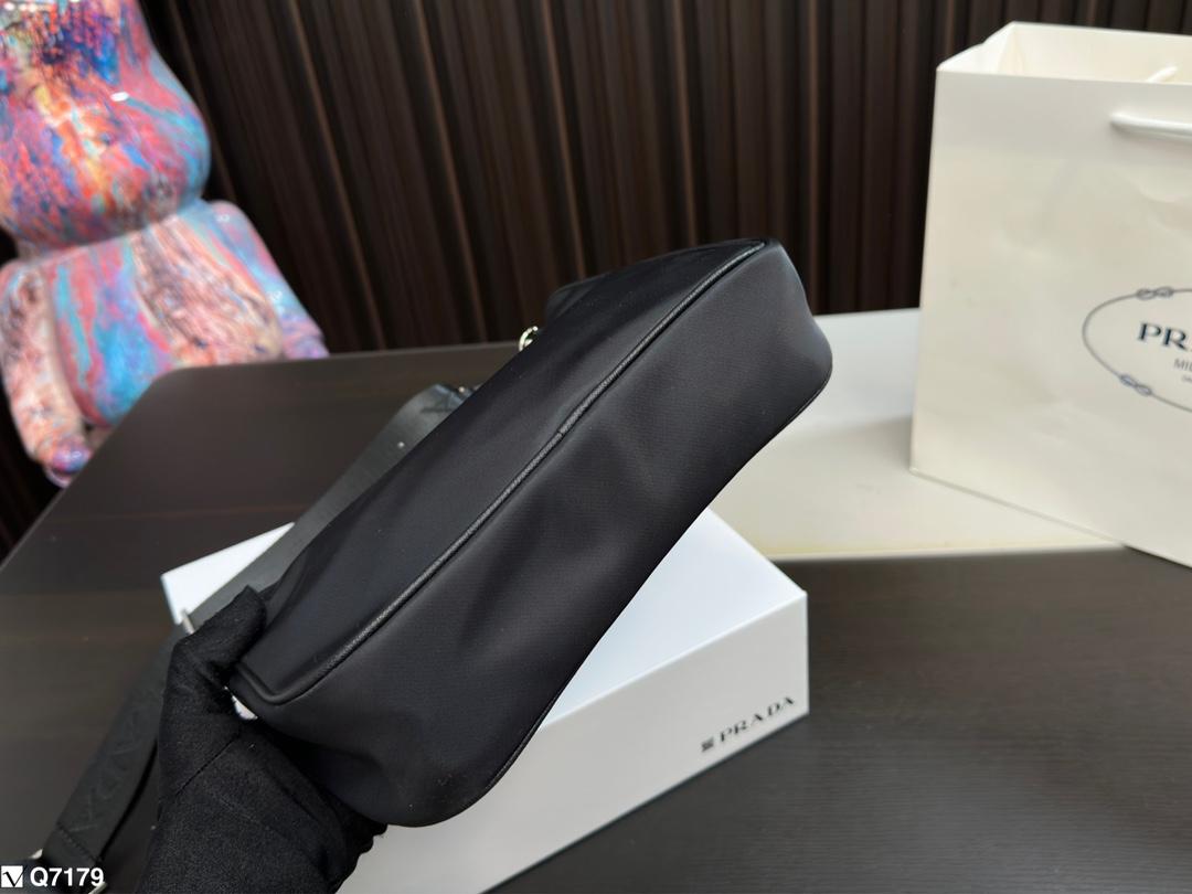Replica Prada Bag 12*25CM