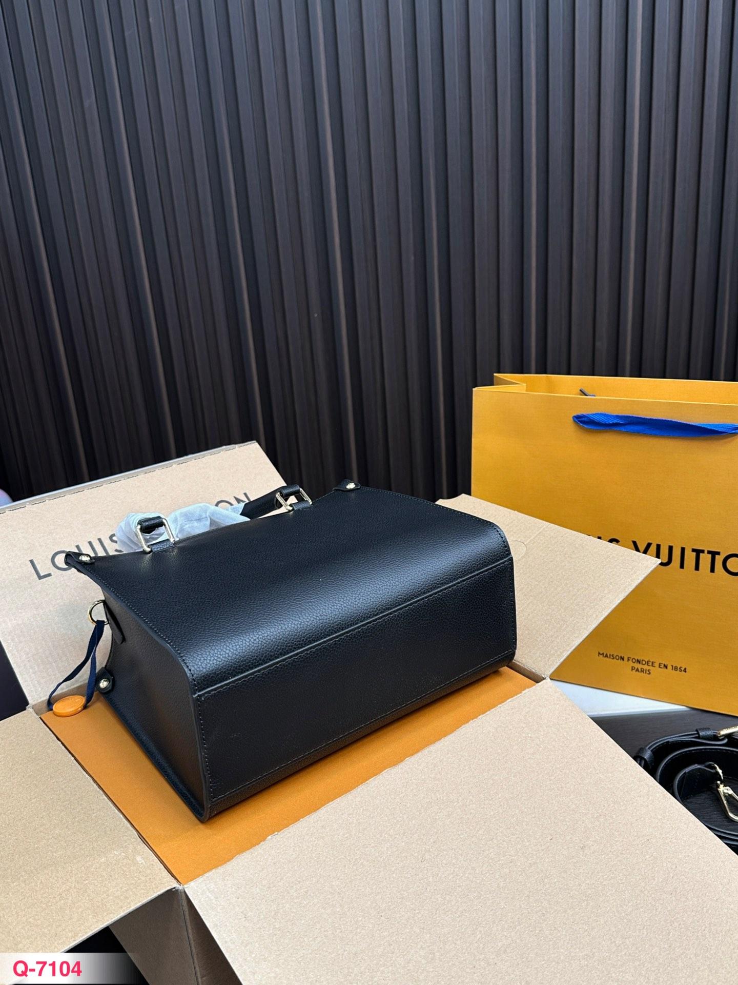 Replica Louis Vuitton Bag 23*18CM