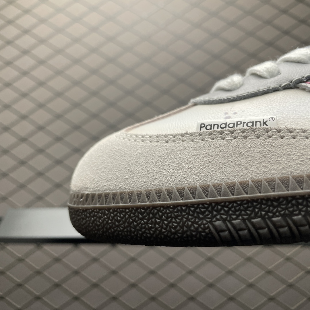 Replica Adidas Shoe Panda Prank x Adidas Samba