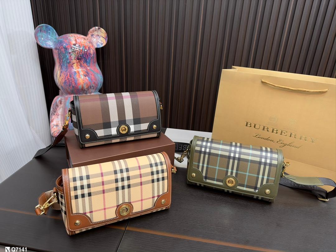 Replica Burberry Bag 15*24CM