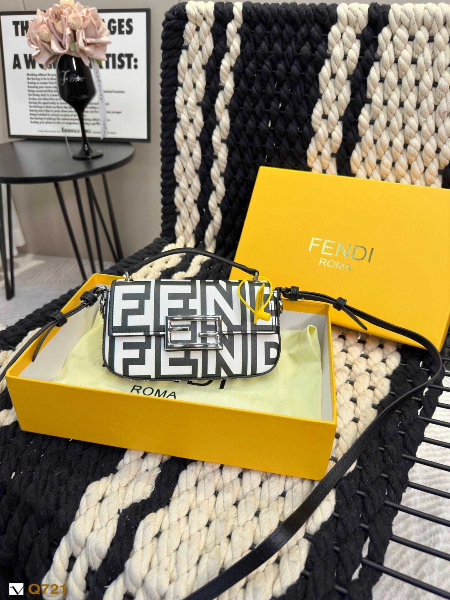 Replica Fendi Bag 13*7*19CM