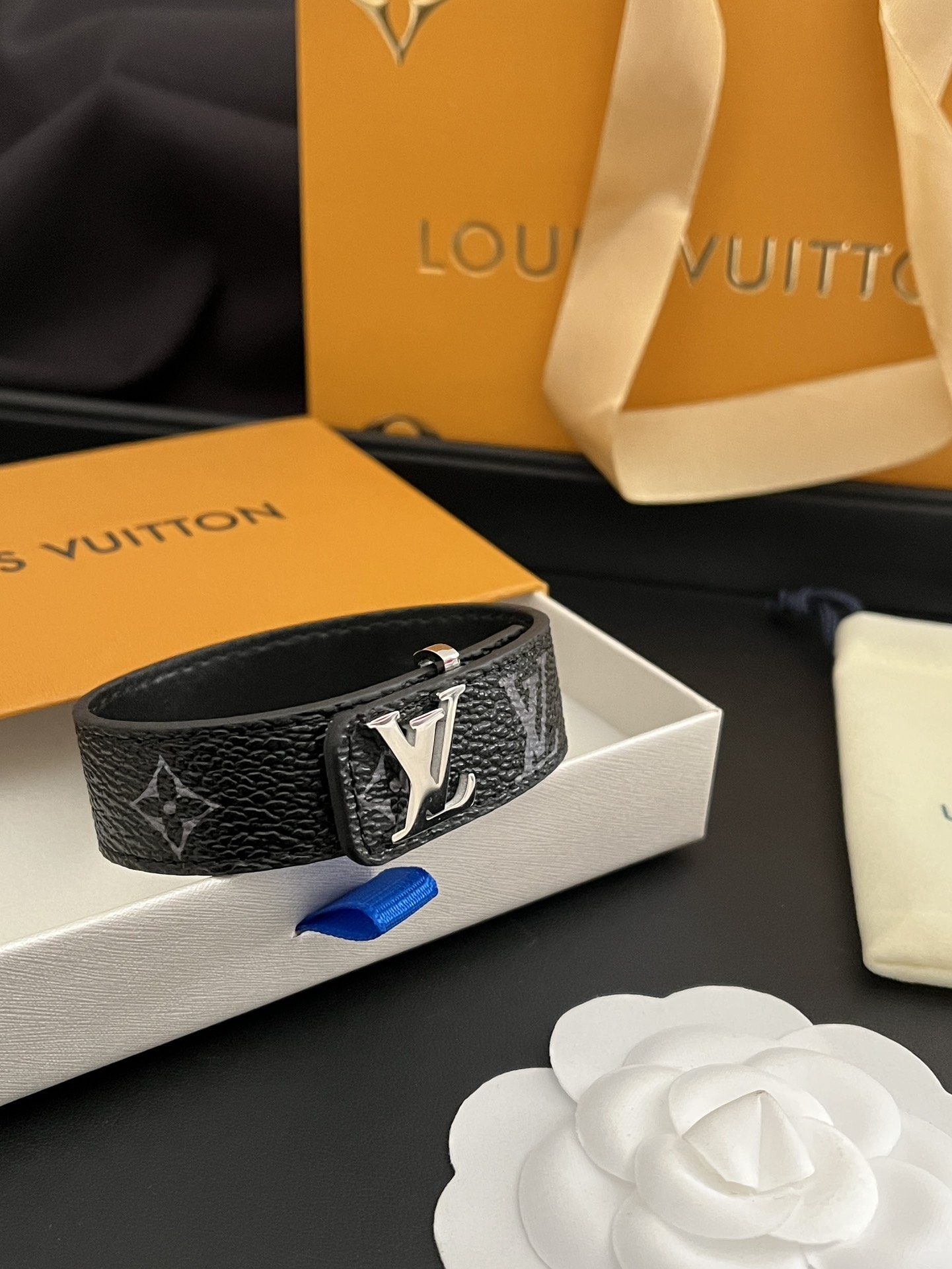 Replica LOUIS VUITTON Bangle