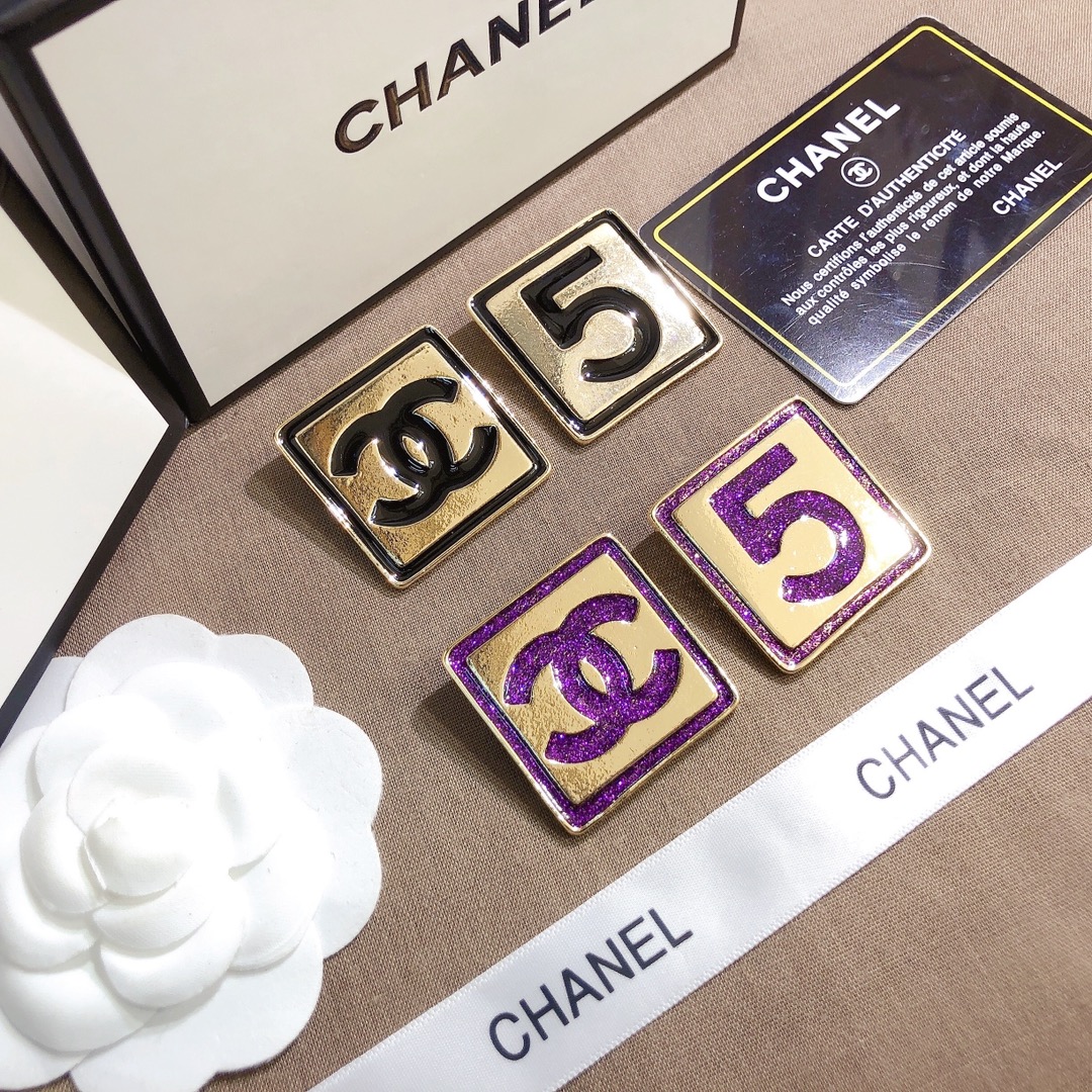 Replica CHANEL Brooch