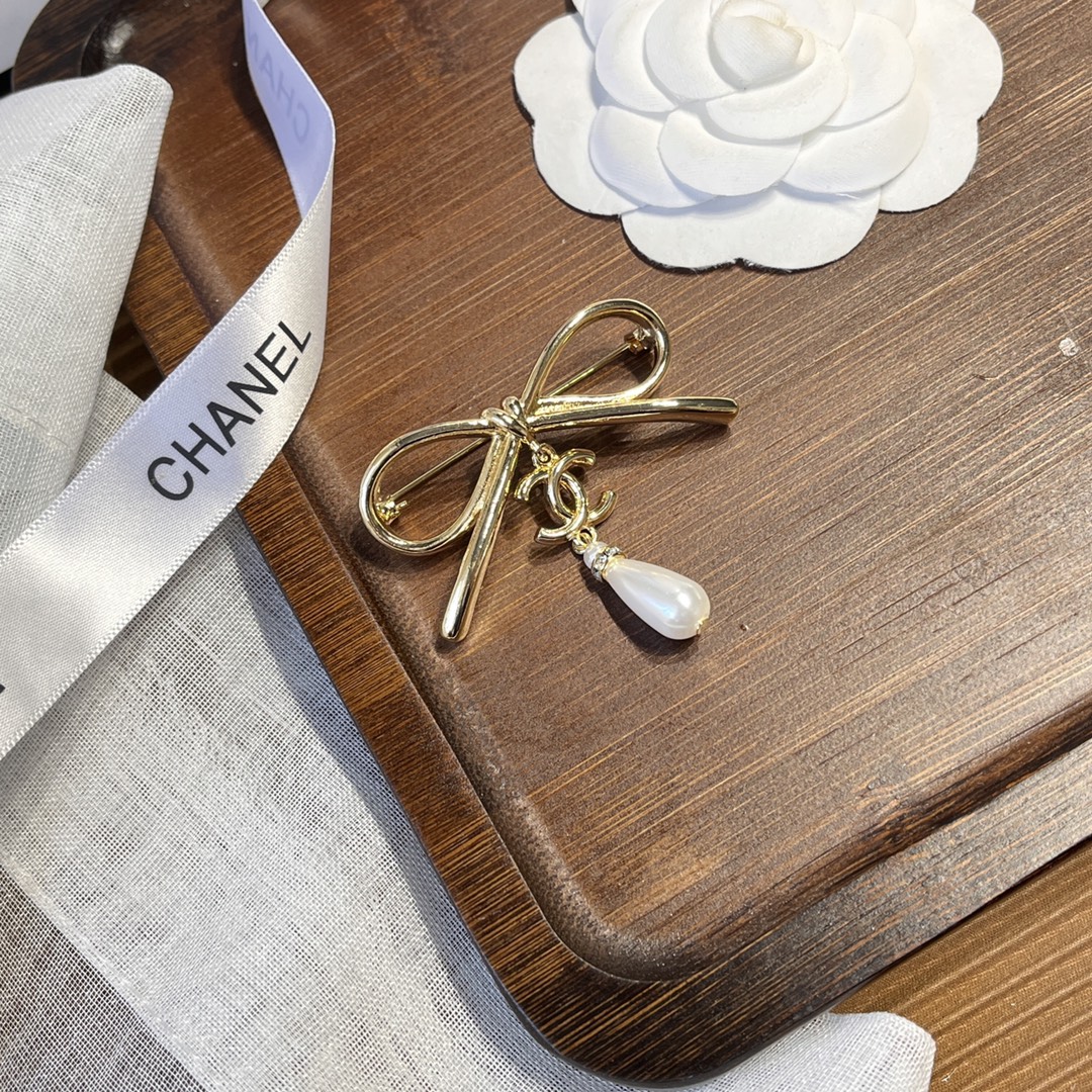Replica CHANEL Brooch