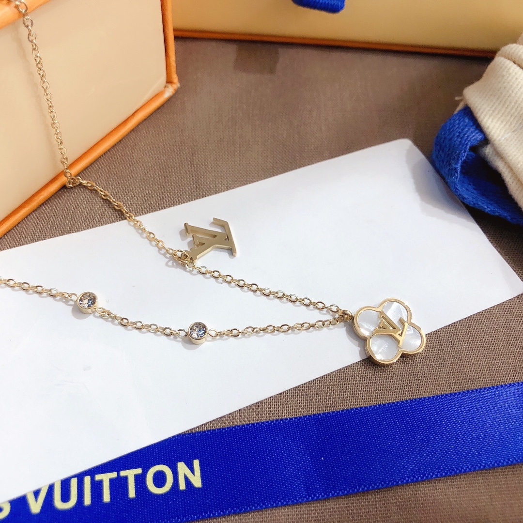 Replica LOUIS VUITTON Necklace