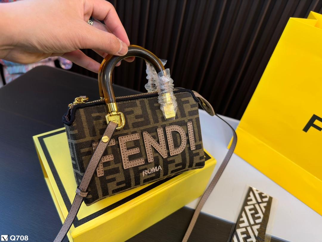 Replica Fendi Bag 17*12CM