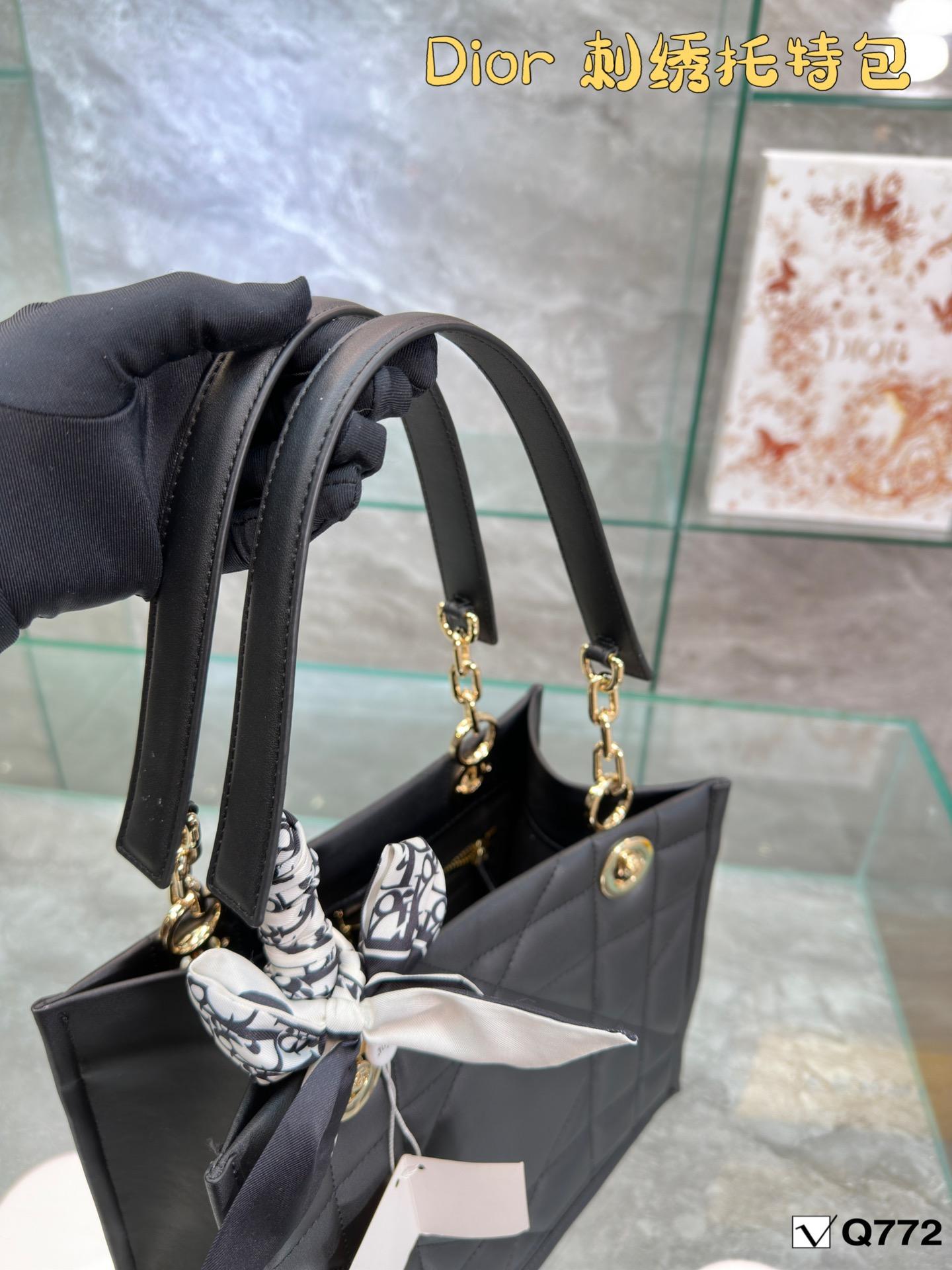 Replica Dior Bag  36*28CM/27*22CM
