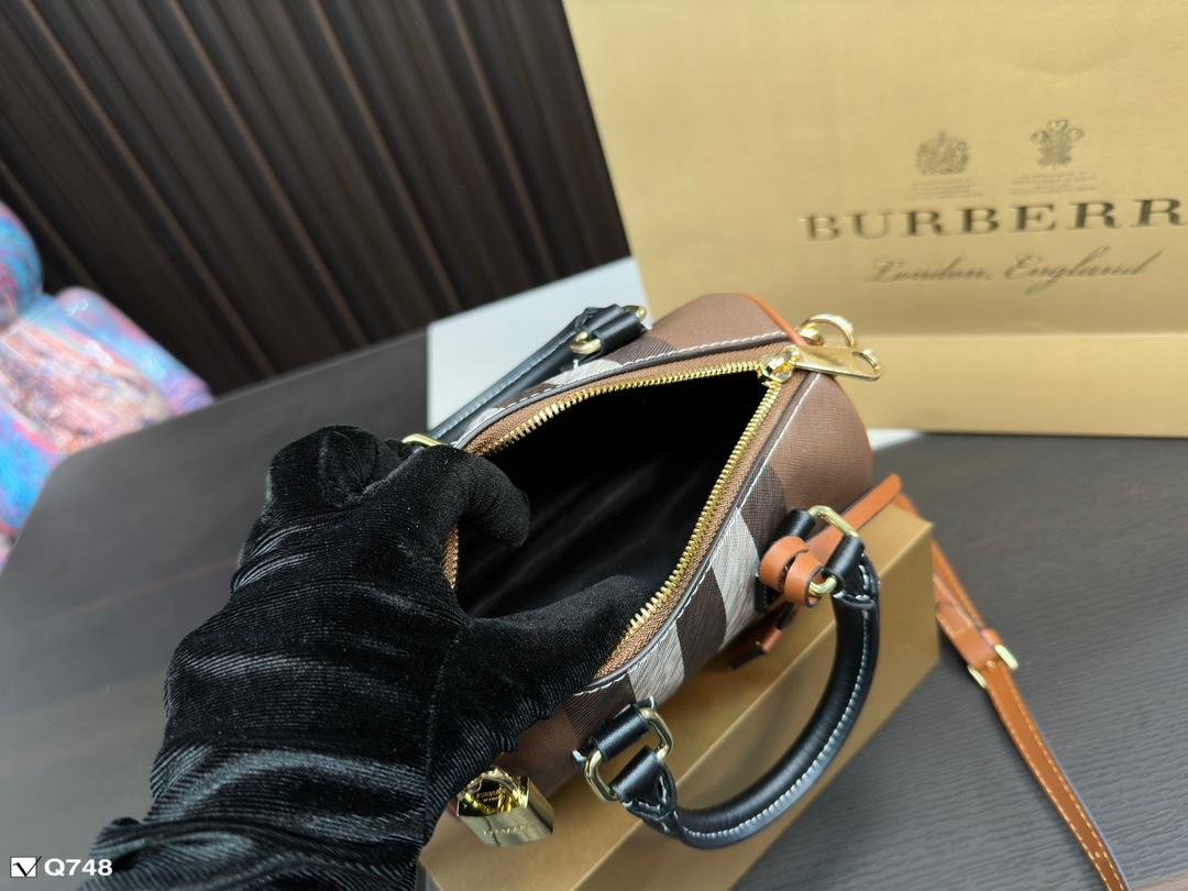 Replica Burberry Bag 18*12CM
