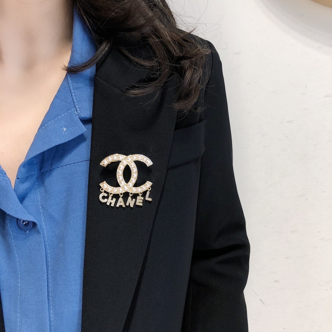 Replica CHANEL Brooch