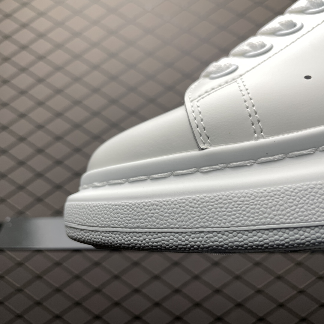 Replica Alexander McQueen Shoe Alexander McQueen size 35-45 with half size.b