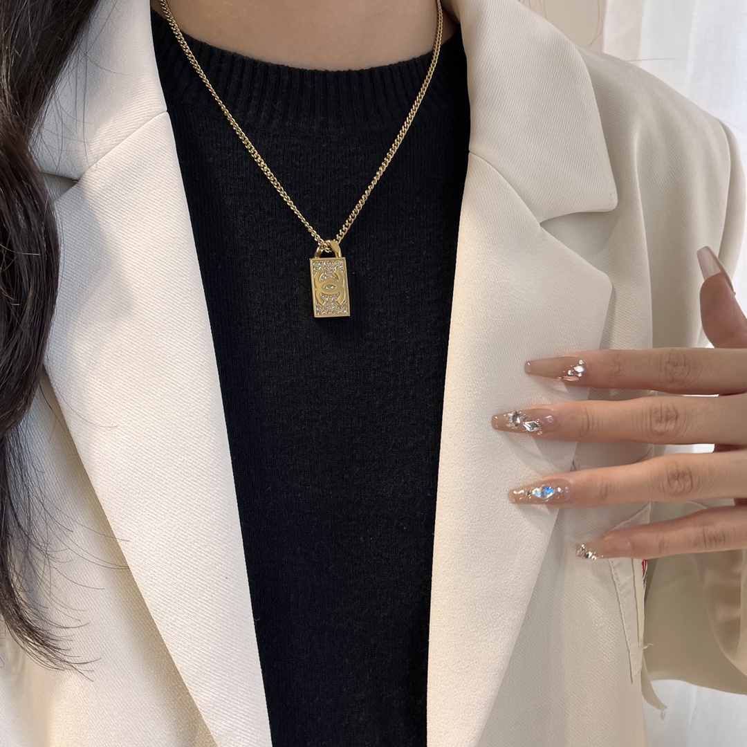 Replica CHANEL Necklace