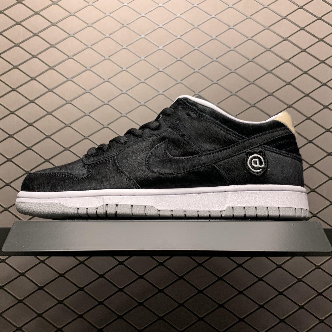 Replica Nike Dunk SB Shoe Medicom Toy x Nike SB Dunk LowCZ5127-001 36-47.5